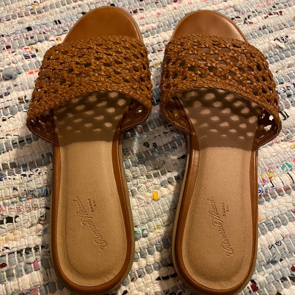 Universal thread boho sandals